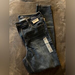 Old Navy Rockstar Super Skinny Jeans Size 14- New with tags!